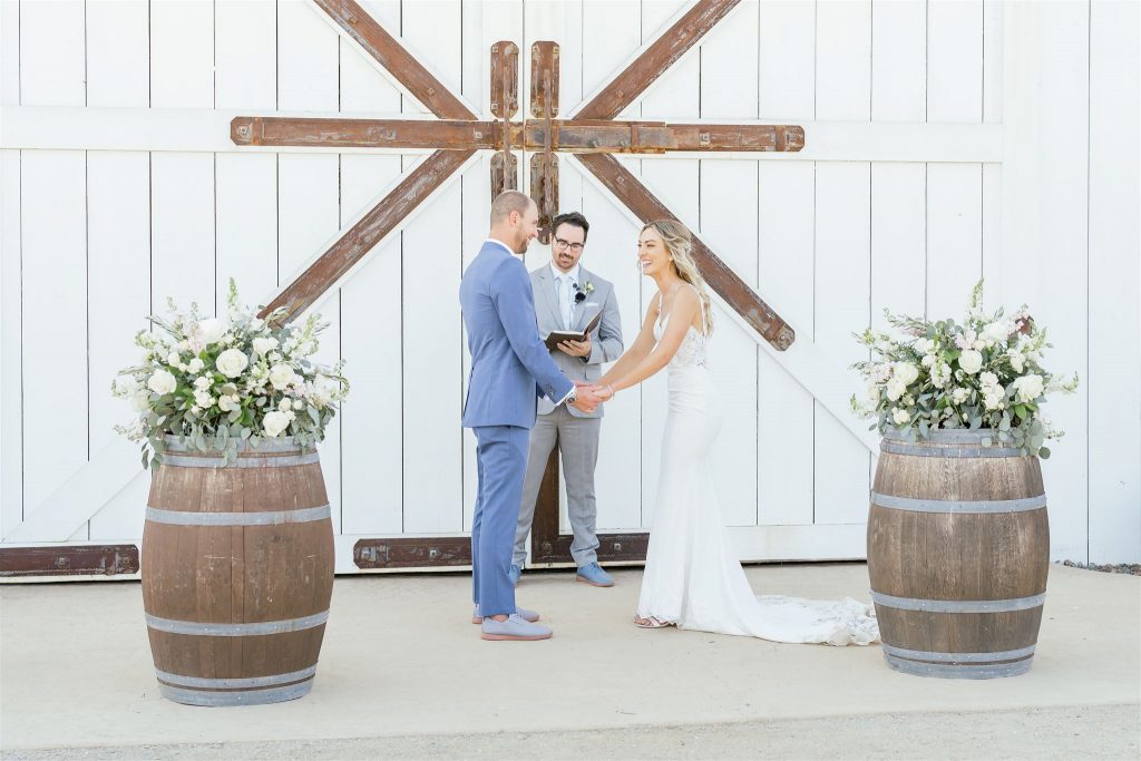 San Luis Obispo wedding photographer, The White Barn, Edna valley, The white barn in edna valley wedding