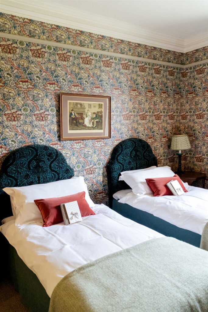 retreat photographer. luxury retreat photographer. women’s retreat photographer. retreat photography. Scotland retreat photography. Scottish Highlands retreat. women’s luxury retreat. brand retreat photographer. Scotland wedding photographer. Scottish Highlands wedding photographer.