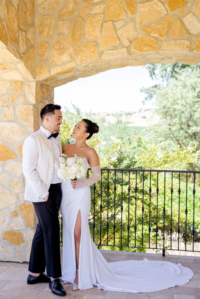 Paso Robles wedding photographer. Rava Winery wedding photographer. Rava Winery wedding. Paso Robles winery wedding. San Luis Obispo wedding photographer. Vineyard wedding in Paso Robles.