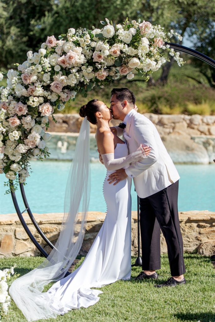 Paso Robles wedding photographer. Rava Winery wedding photographer. Rava Winery wedding. Paso Robles winery wedding. San Luis Obispo wedding photographer. Vineyard wedding in Paso Robles.