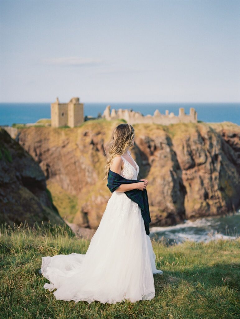 Scotland wedding photographer. Dunnottar Castle wedding. Edinburgh wedding photographer. destination wedding photographer.