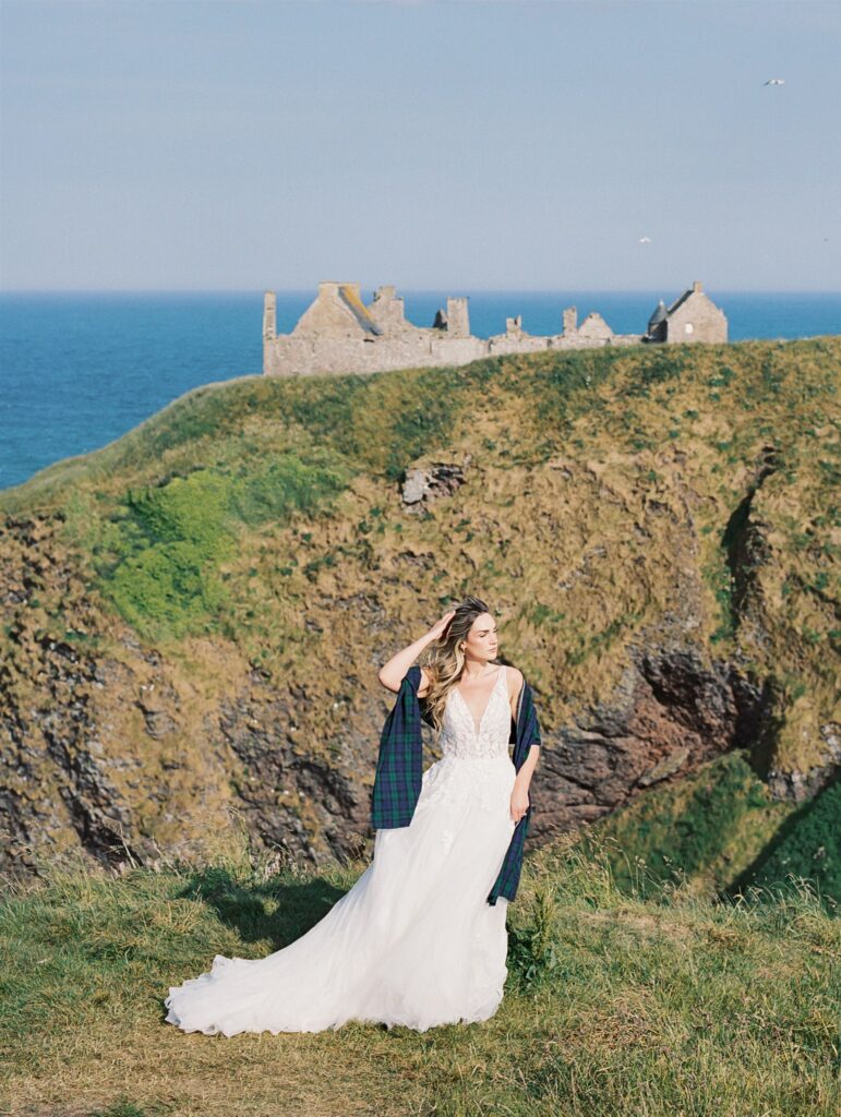 Scotland wedding photographer. Dunnottar Castle wedding. Edinburgh wedding photographer. destination wedding photographer.