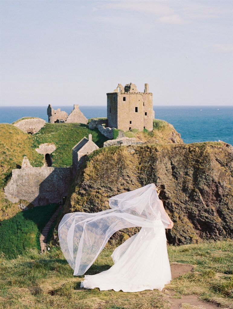 Scotland wedding photographer. Dunnottar Castle wedding. Edinburgh wedding photographer. destination wedding photographer.