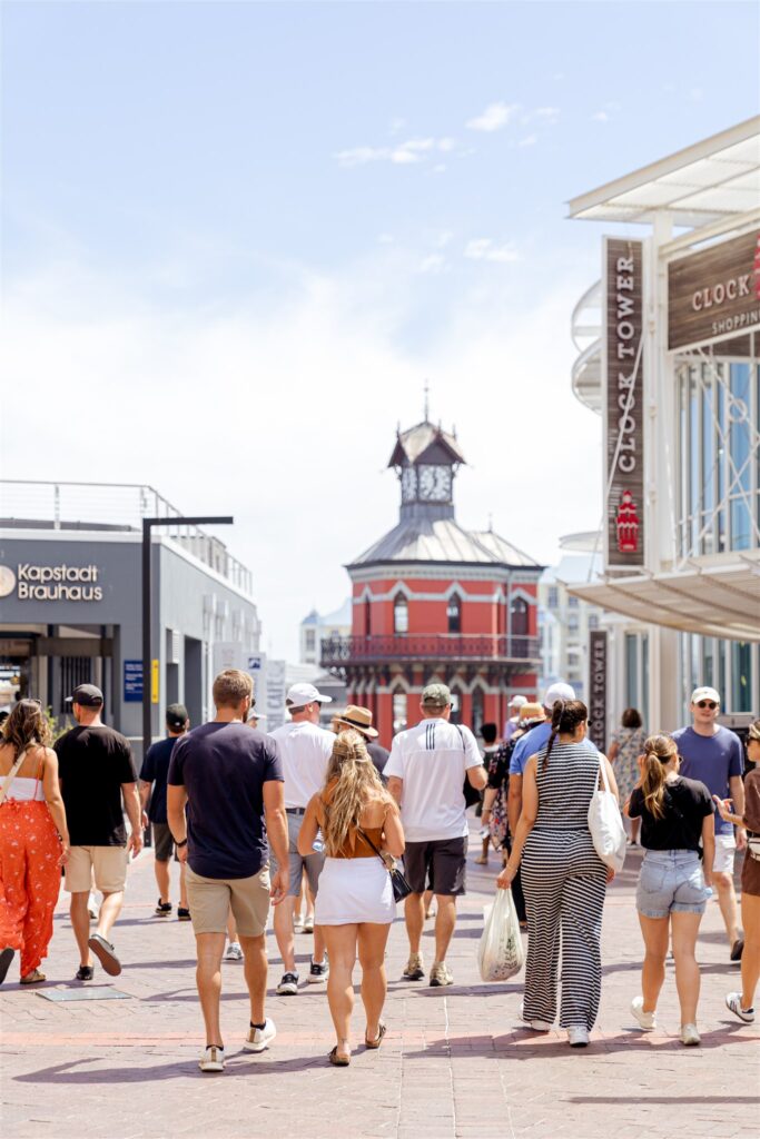 Cape Town destination wedding photographer at Chapman’s Peak. South Africa destination wedding photography in the Cape Winelands. Cape Town wedding weekend for international couples. Cape town wedding photographer.