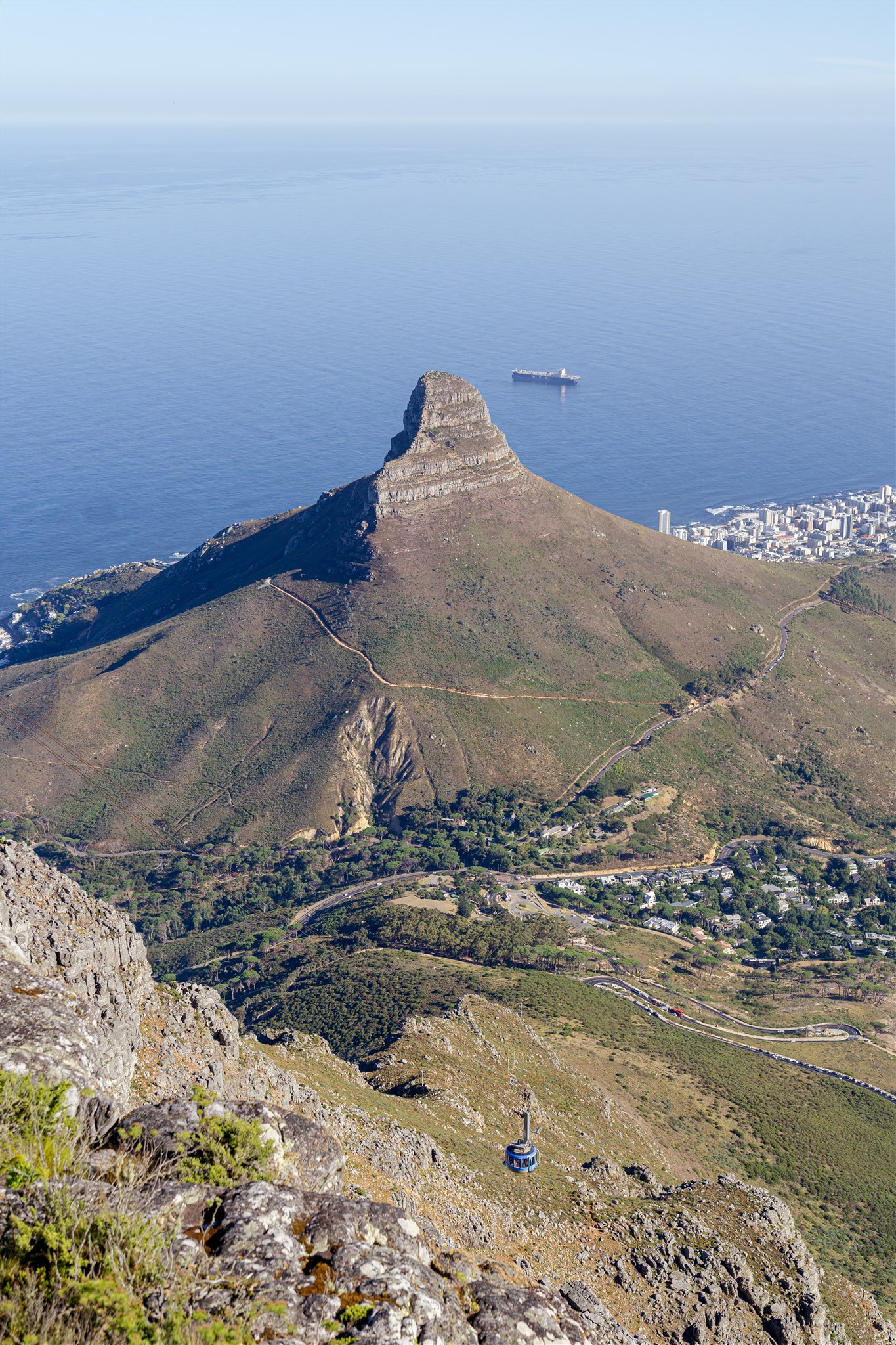 Cape Town destination wedding photographer at Chapman’s Peak. South Africa destination wedding photography in the Cape Winelands. Cape Town wedding weekend for international couples. Cape town wedding photographer.