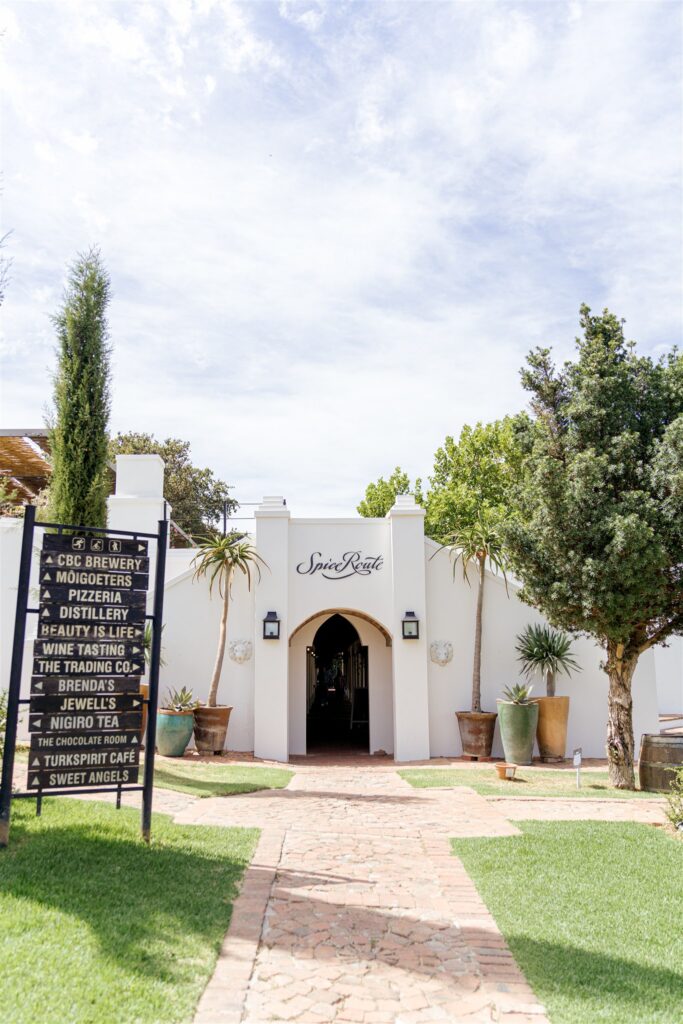 Cape Town destination wedding photographer at Chapman’s Peak. South Africa destination wedding photography in the Cape Winelands. Cape Town wedding weekend for international couples. Cape town wedding photographer.