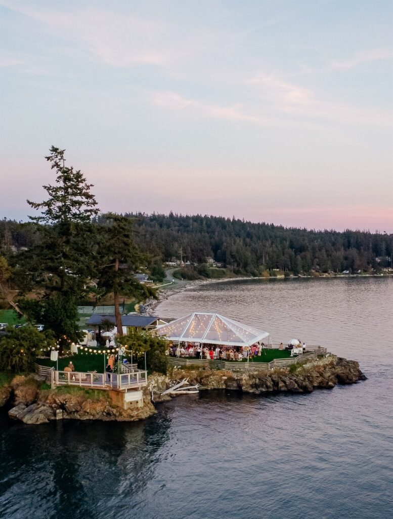 La Connor wedding. La Connor Washington wedding photographer. Seattle wedding photographer.